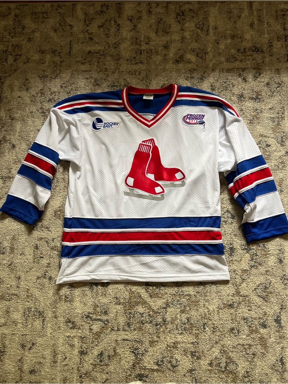 VKM Venus Mens XL Jersey Fenway Frozen 2010 Red Sox Skates